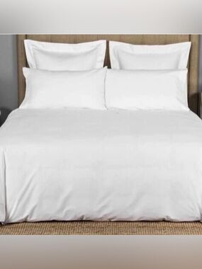 NWT $350 Frette White Satin King Duvet Cover